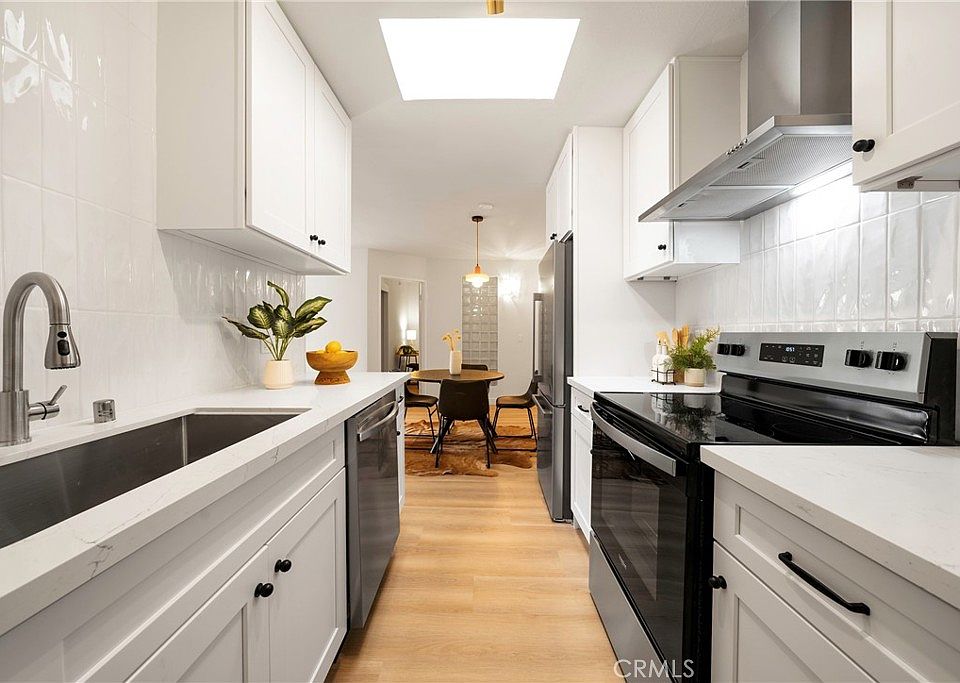 1st image of 1351 N Orange Dr APT 219