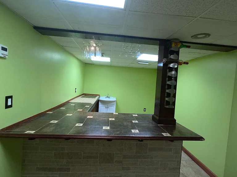 418 Bridge St — Photo 30