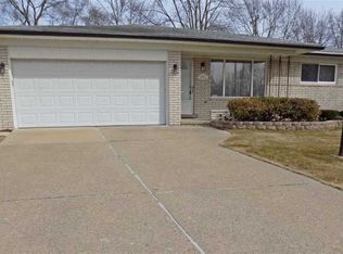 34316 Esper Dr, Sterling Heights, MI 48312