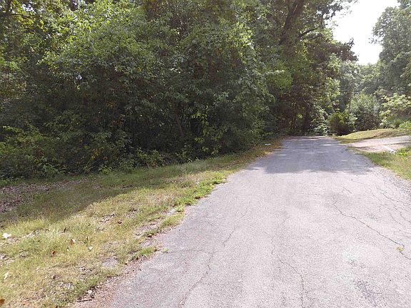 4th image of 239 Hiawatha Dr
