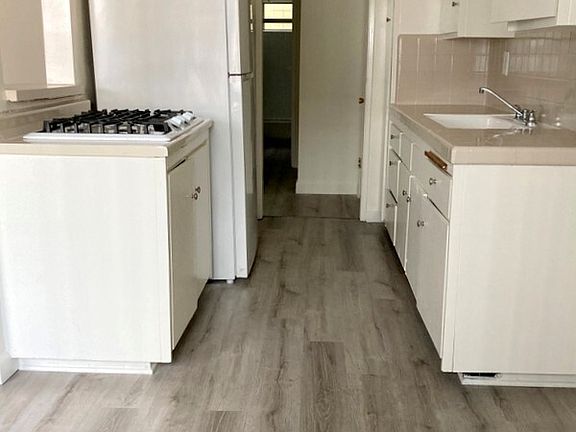 2nd image of 1519 Stoner Ave APT 1