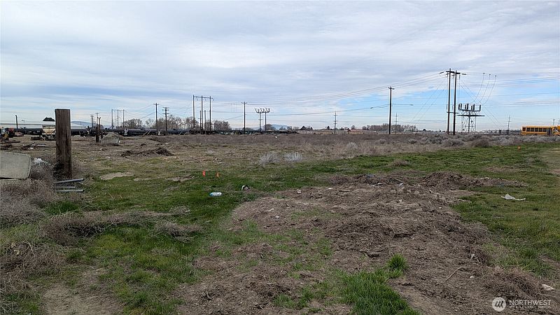 4th image of 1 xx E Salt Lake Street