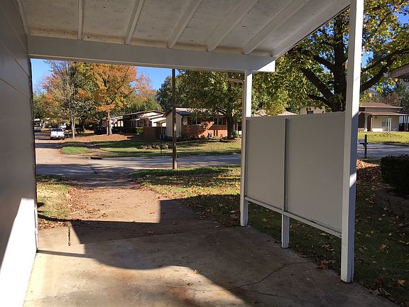 2nd image of 690 Sherwood Dr