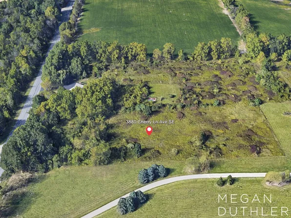 3880 Cherry Lane Ave SE, Ada, MI 49301