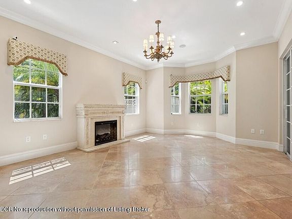 4th image of 202 Mariner Ct
