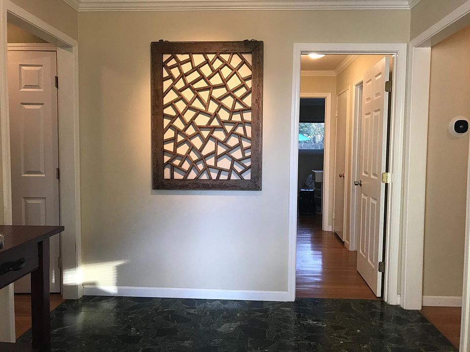 1st image of 374 Sara Ave