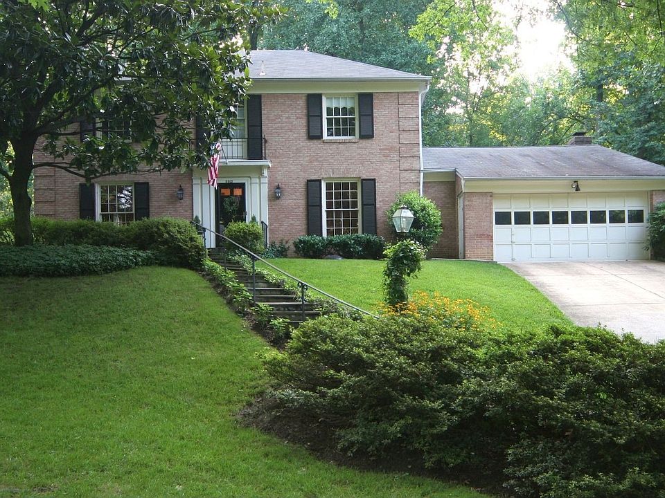 1st image of 9913 Hillridge Dr