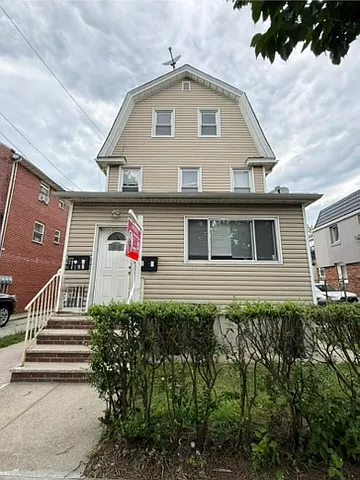 16219 Laburnum Ave #3 — Photo 1