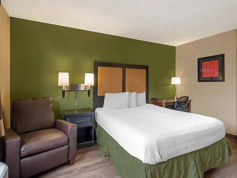 Studio Suite - 1 Queen Bed