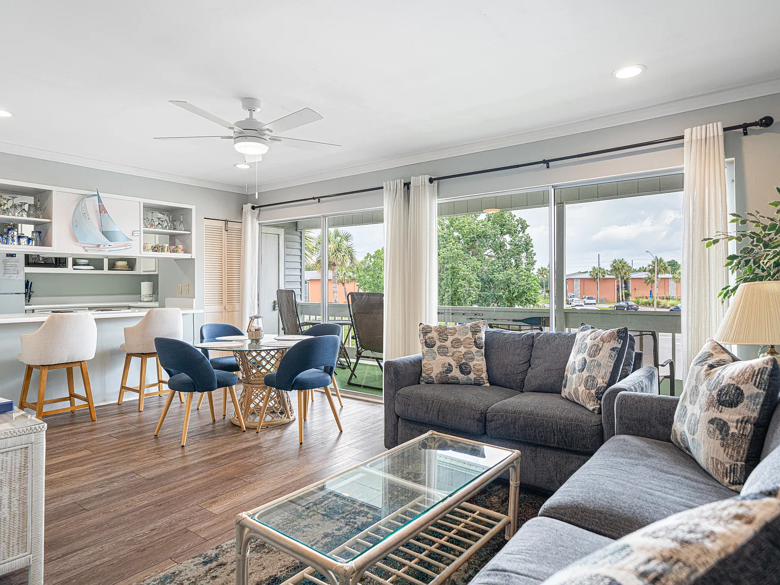 4000 Gulf Terrace Dr — Photo 2
