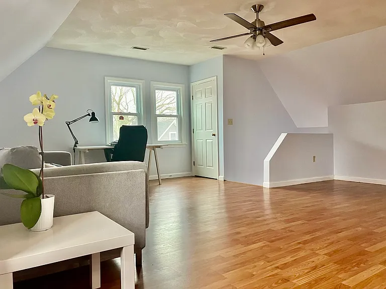 924 Walnut St — Photo 9