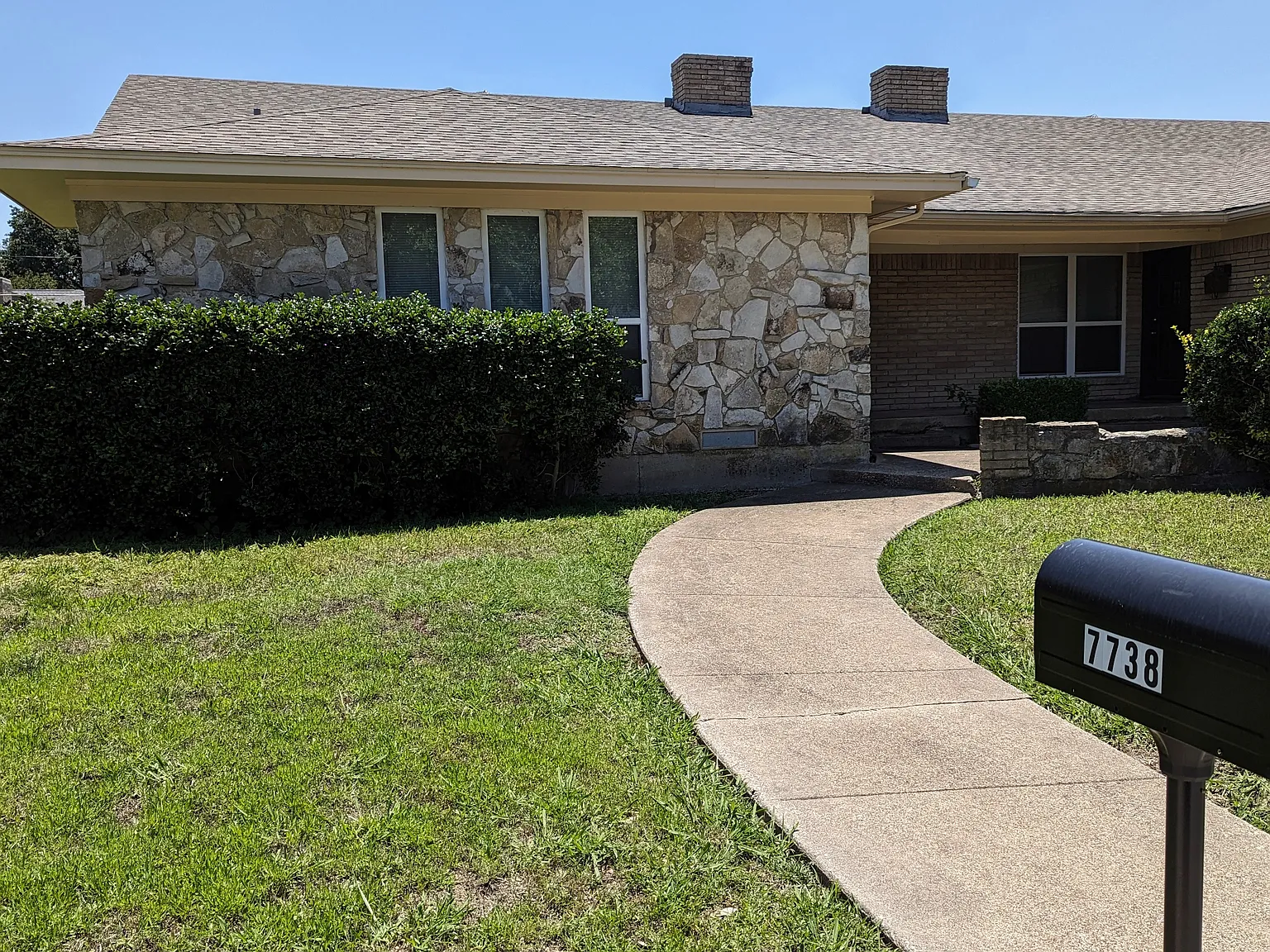 3 bed, 1681 sqft, $2,300 — Photo 1