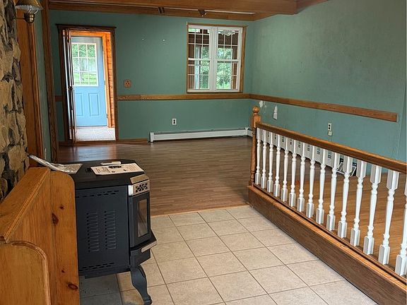 3rd image of 2526 Butler Logan Rd