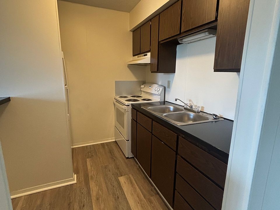 1st image of 700 W Wayne St #24