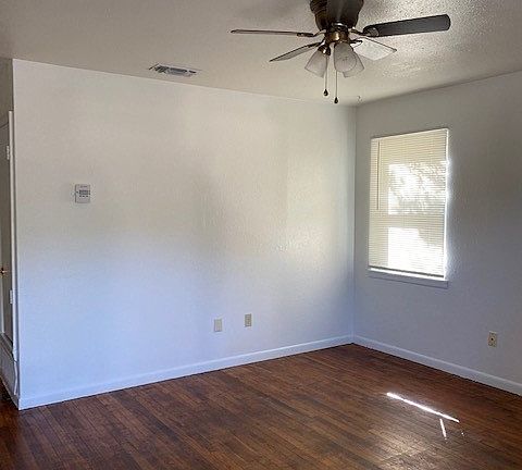 2nd image of 610 Hill St