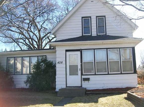 1st image of 428 25th Ave N