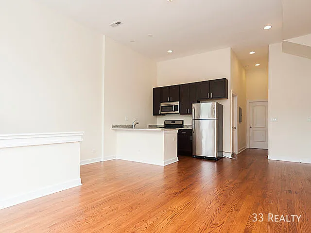 1056 N Damen Ave #1F — Photo 3