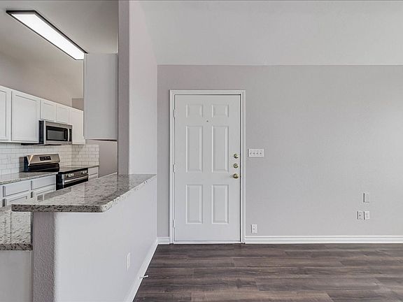 3rd image of 13986 Fortuna Bay Dr APT D