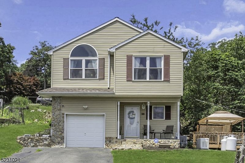 1st image of 28 Wildwood Shores Dr