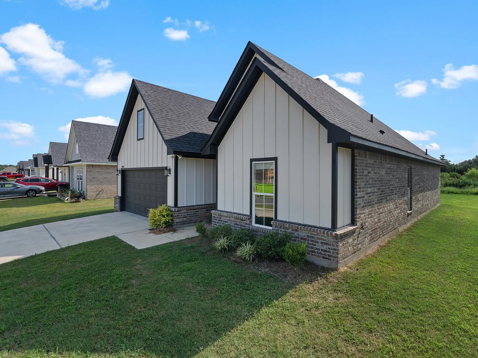 3 bed, 1651 sqft, $3,600 — Photo 3