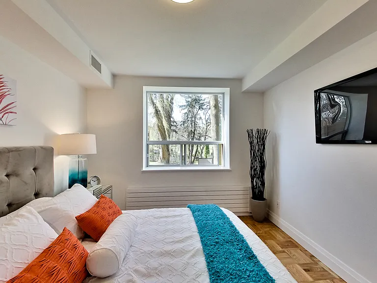 42 Glen Elm Ave #206 — Photo 92