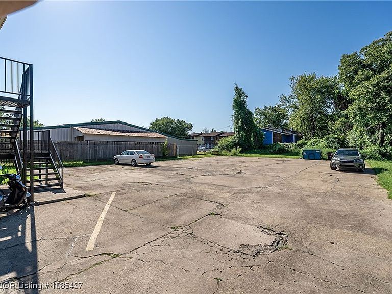 Listing photo 5