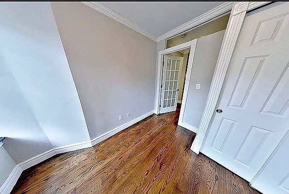 2nd image of 521 E 5th St APT 1
