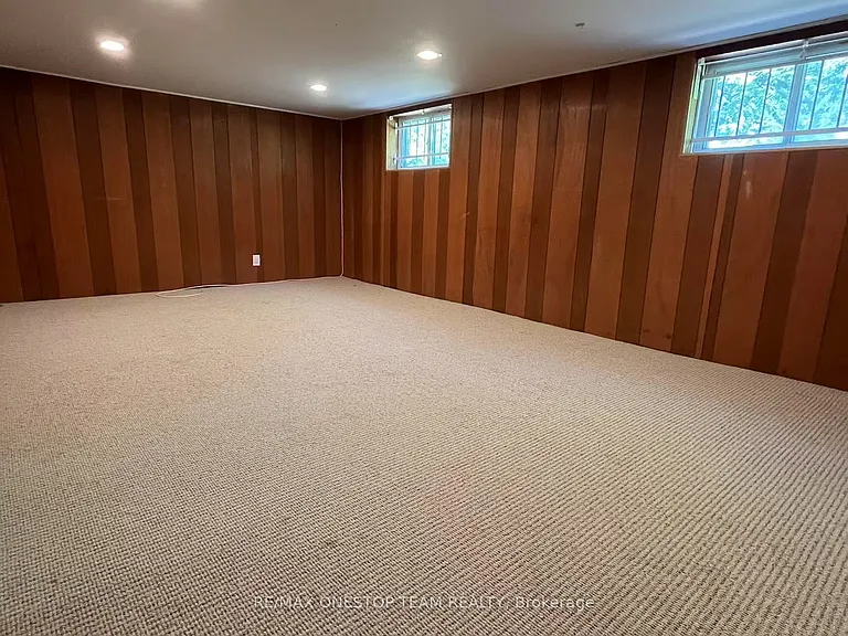 936 Pharmacy Ave — Photo 18