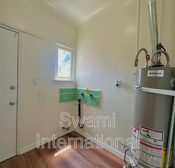 2066 Chestnut Ave — Photo 49