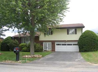 1279 Monastery Dr, Latrobe, PA 15650