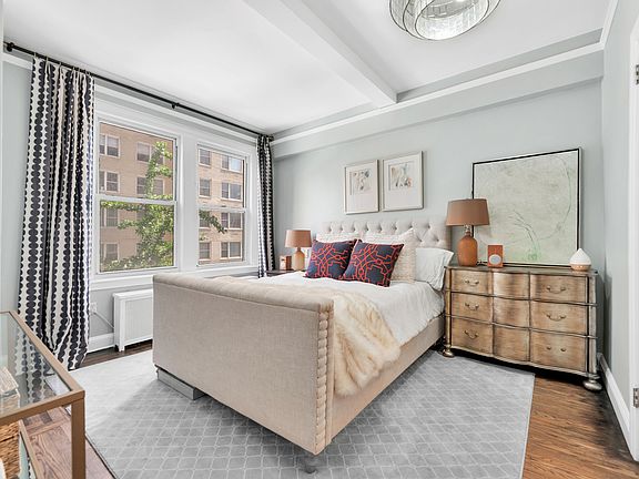 4th image of 242 E 19th St APT 3D