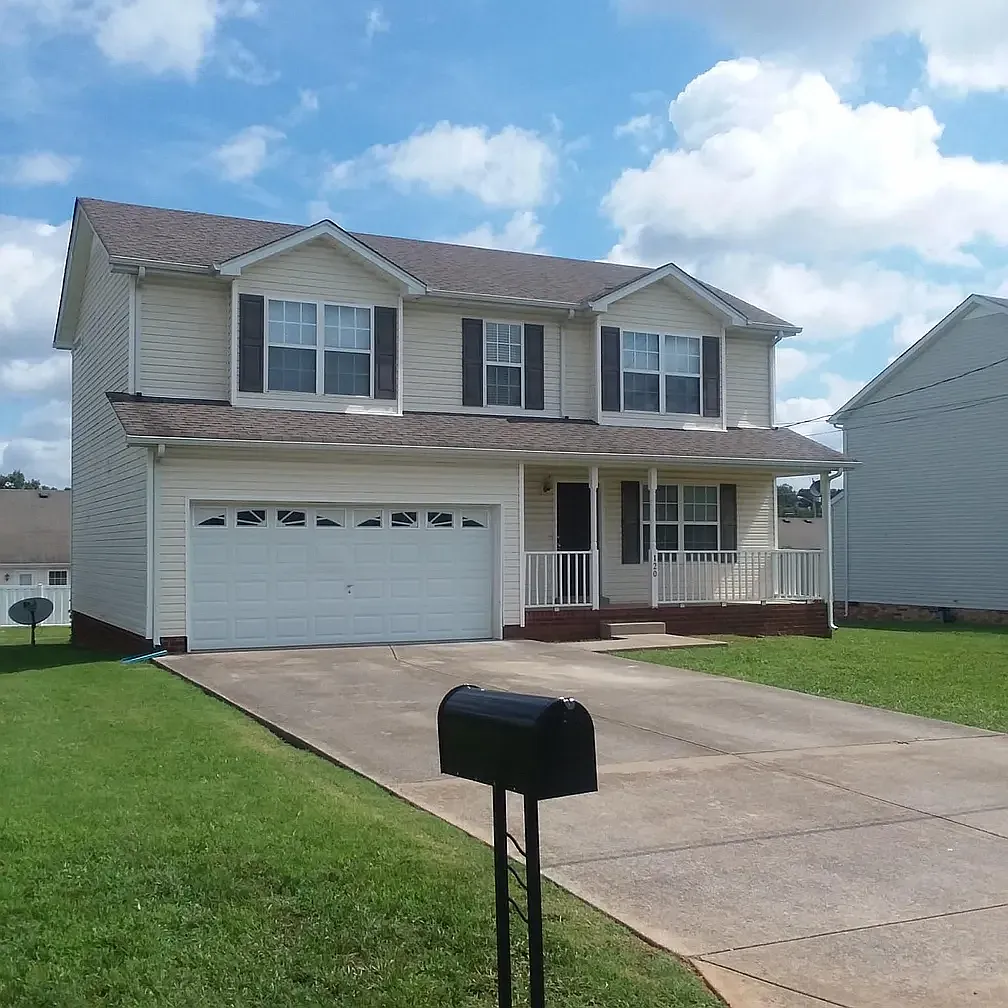 3 bed, 2.5 bath, 1452 sqft, $2,000 — Photo 1