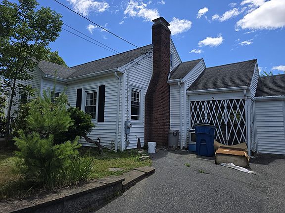 2nd image of 26 Edwin St