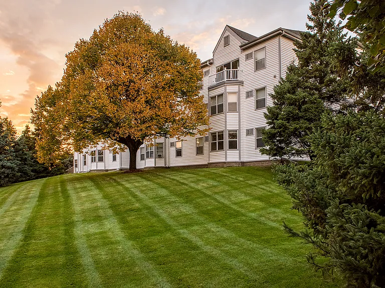 Lemay Lake Apartments — Photo 23