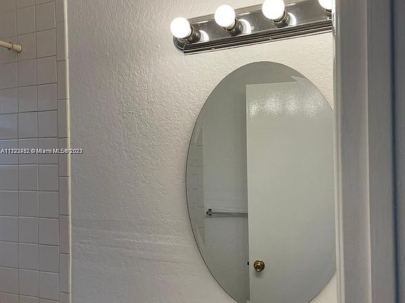 3rd image of 1002 Palm Beach Lakes Blvd #4