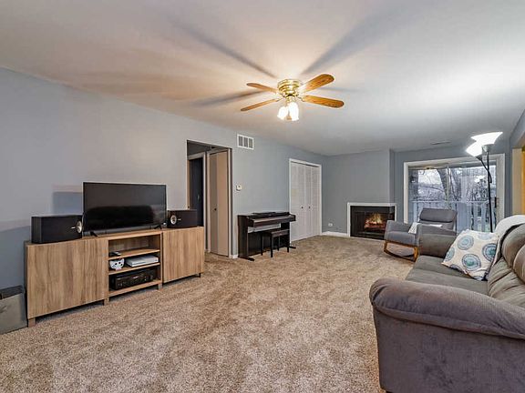 3rd image of 2075 Creekside Dr APT 2-1