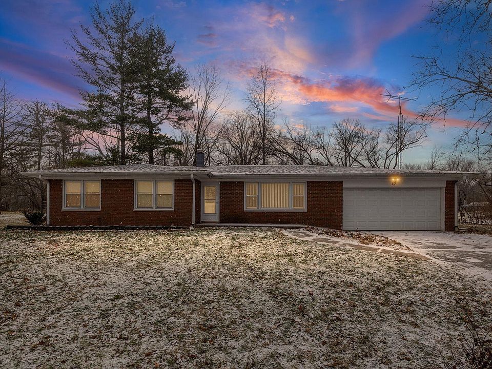 1st image of 17 Wea Oaks Dr