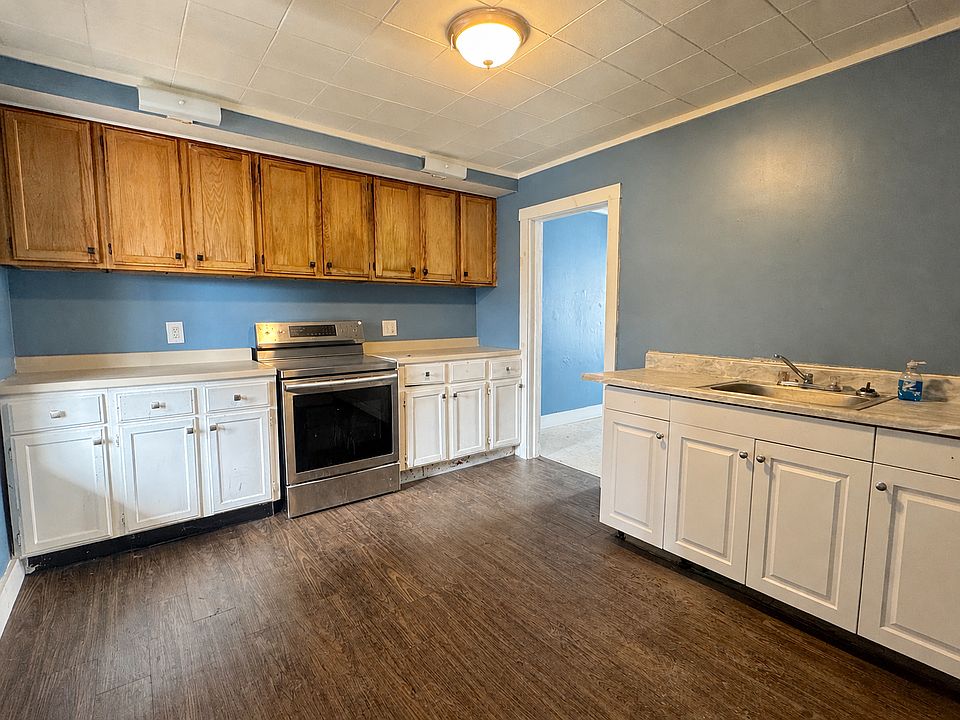 1st image of 7 West Ln #3C