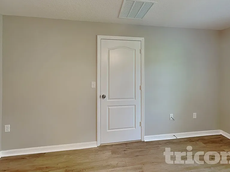 2786 Flynn St — Photo 8