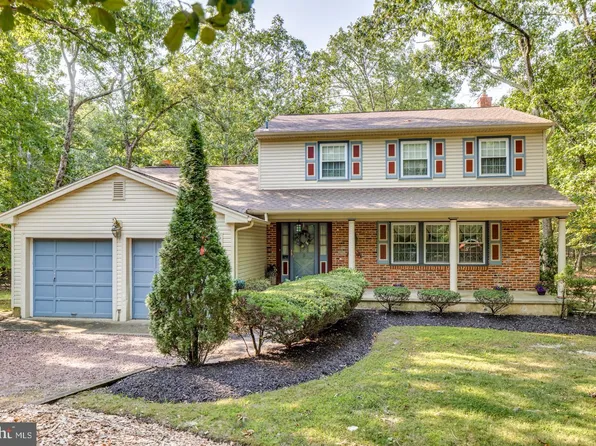 1039 Shawnee Ln, Shamong, NJ 08088