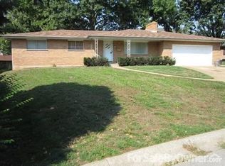 5 Elmwood Pl, Saint Charles, MO 63301