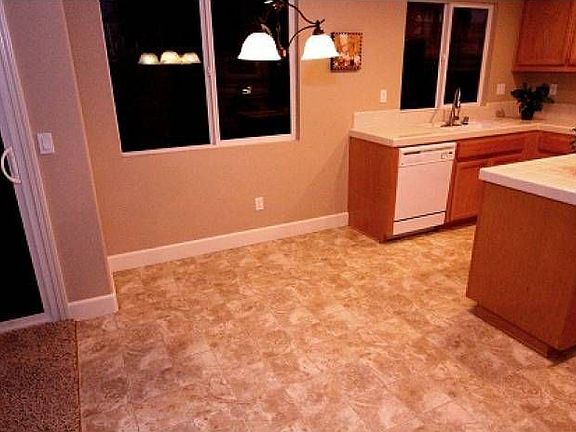 eat in area in kitchen