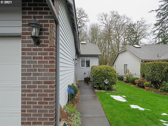 2nd image of 1905 SE 114th Ct APT B