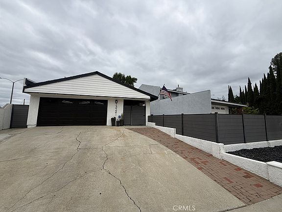 2nd image of 13241 Oakwood Ln