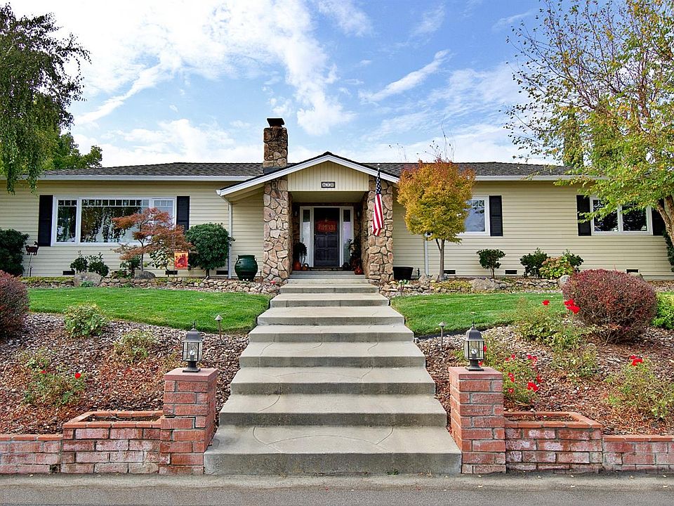 zillow hollister ca