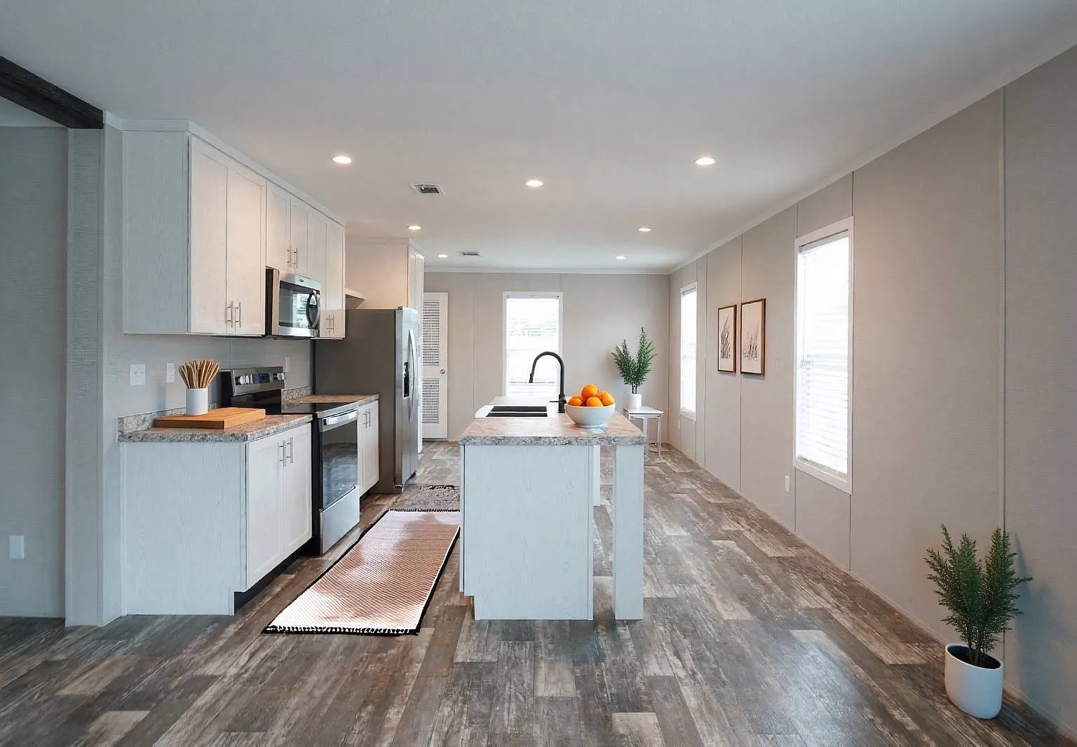 3 bed, 2.0 bath, 1456 sqft, $2,450 — Photo 3
