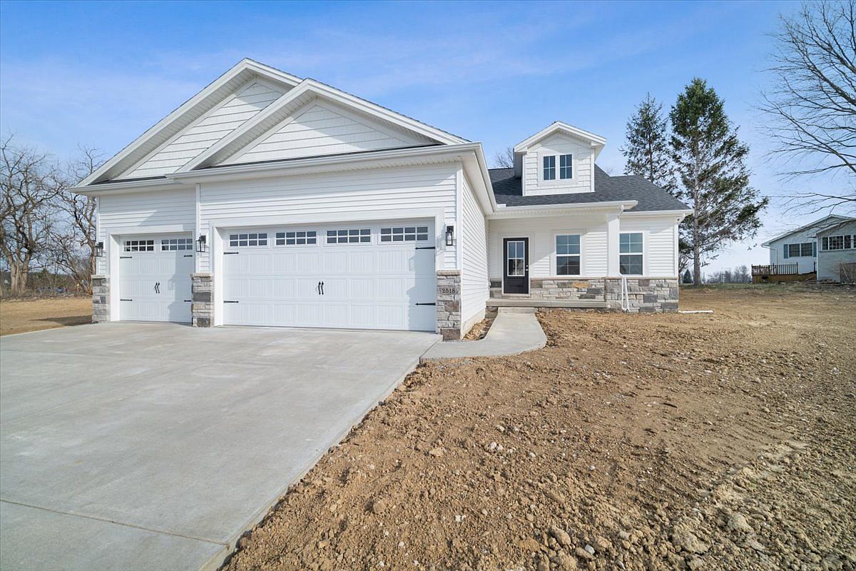 2518 Savanna Rd, Bloomington, IL 61705 Zillow