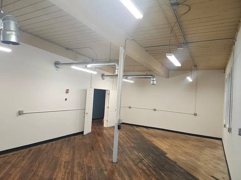 1548 Burden Lake Rd #4 — Photo 17