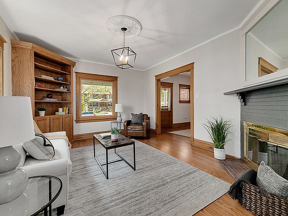5th image of 123 N Madison Ave