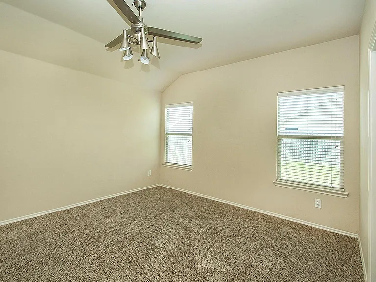 4032 Eagle Dr — Photo 13
